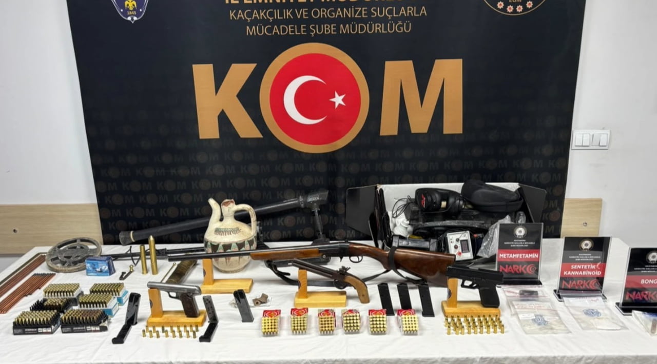KASTAMONU İL EMNİYET MÜDÜRLÜĞÜ EKİPLERİNCE GERÇEKLEŞTİRİLEN OPERASYONLARDA TARİHİ ESER İLE...