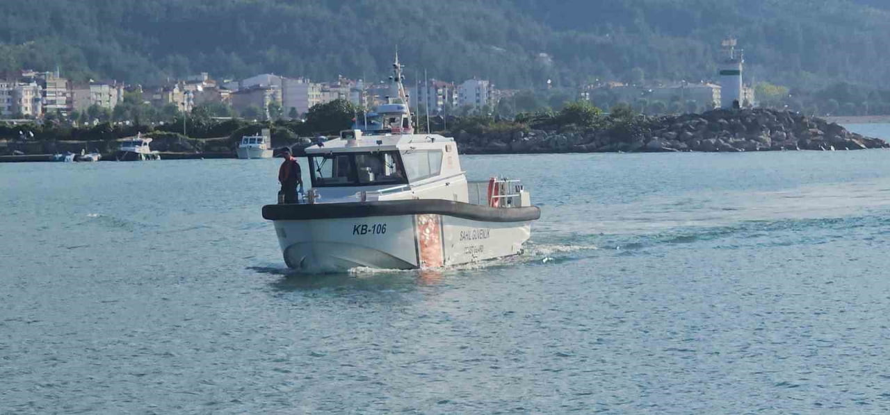 KASTAMONU’NUN CİDE İLÇESİNDE ZIPKINLA BALIK TUTMAK İÇİN KARADENİ’ZE DALIŞ YAPAN METİN BAYSAL...