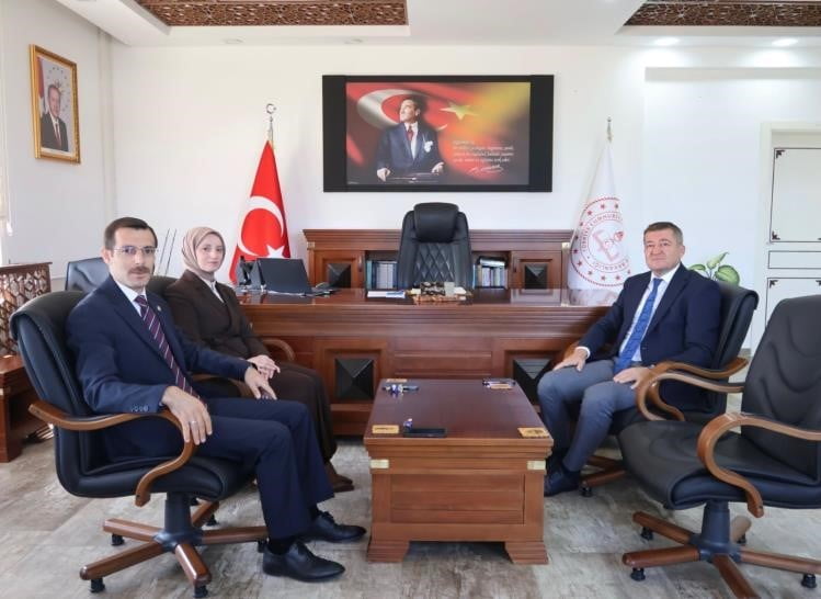 KAYMAKAM YUNUS EMRE POLAT(SOLDA), KAYMAKAM ESRA POLAT(SOLDAN İKİNCİ),  İL MİLLÎ EĞİTİM MÜDÜRÜ...