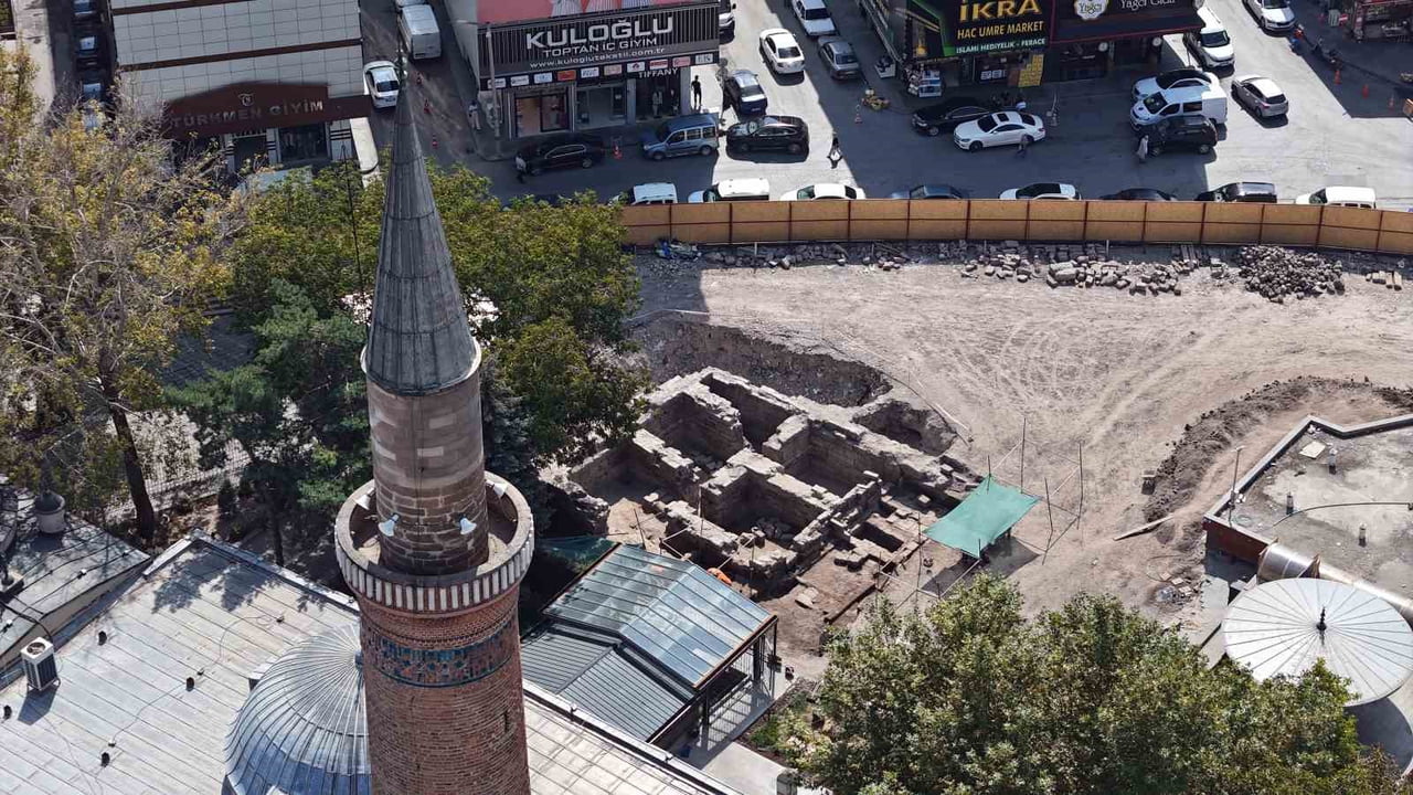 KAYSERİ'DE ANADOLU'NUN İLK MEDRESESİ OLDUĞU DÜŞÜNÜLEN MELİKGAZİ MEDRESESİ'Nİ GÜN YÜZÜNE ÇIKARMAK...