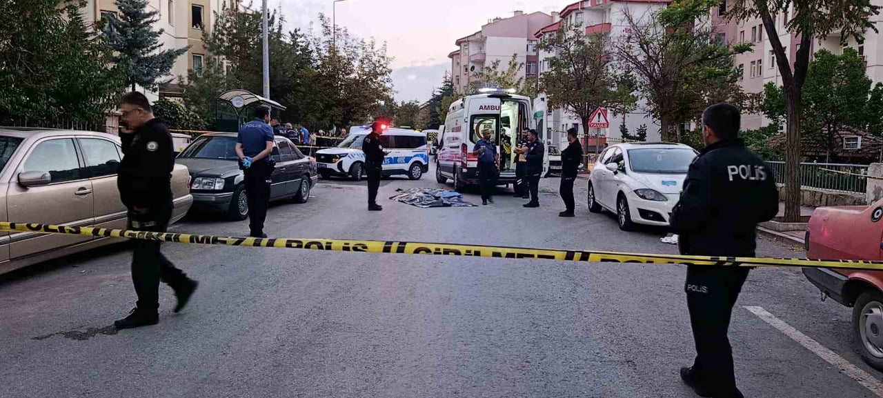 KAYSERİ'NİN KOCASİNAN İLÇESİNDE SÜRDÜĞÜ BİSİKLET İLE HALK OTOBÜSÜNÜN ALTINDA KALAN ÇOCUK HAYATINI...
