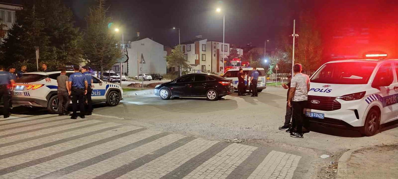 KAYSERİ'NİN MELİKGAZİ İLÇESİNDE AKRABALAR ARASINDA ÇIKAN KAVGADA 24 YAŞINDAKİ GENÇ BIÇAKLANARAK...