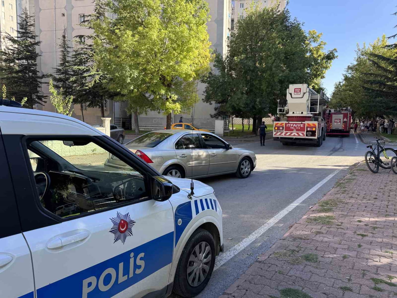 KAYSERİ'NİN MELİKGAZİ İLÇESİNDE BİR BİNANIN 7. KATINDAKİ BALKONDA ÇIKAN YANGIN, İTFAİYE EKİPLERİ...