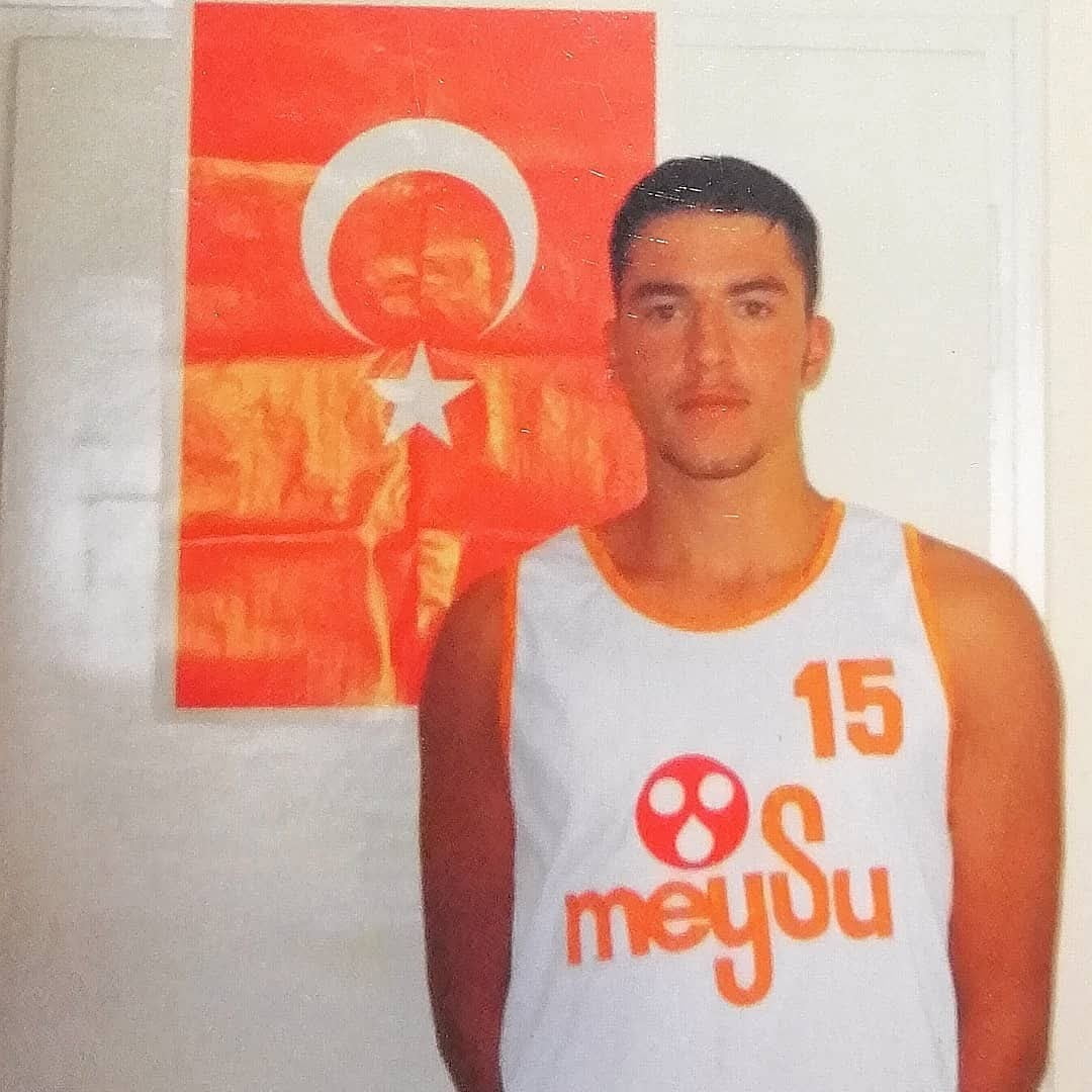 KAYSERİ BASKETBOLUNUN DENEYİMLİ İSİMLERİNDEN HASAN AKSOYAK, 1986 YILINDA BAŞLAYAN BASKETBOL...