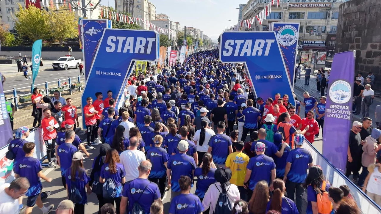 KAYSERİ BÜYÜKŞEHİR BELEDİYESİ TARAFINDAN 'BİR MARATONDAN DAHA FAZLASI' SLOGANI VE 10 BİN...