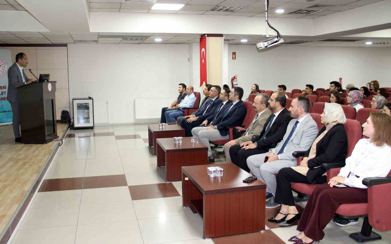 KAYSERİ DEVLET HASTANESİNE YENİ ATANAN PRATİSYEN HEKİMLERE YÖNELİK, HASTANENİN İŞLEYİŞİNE UYUM...