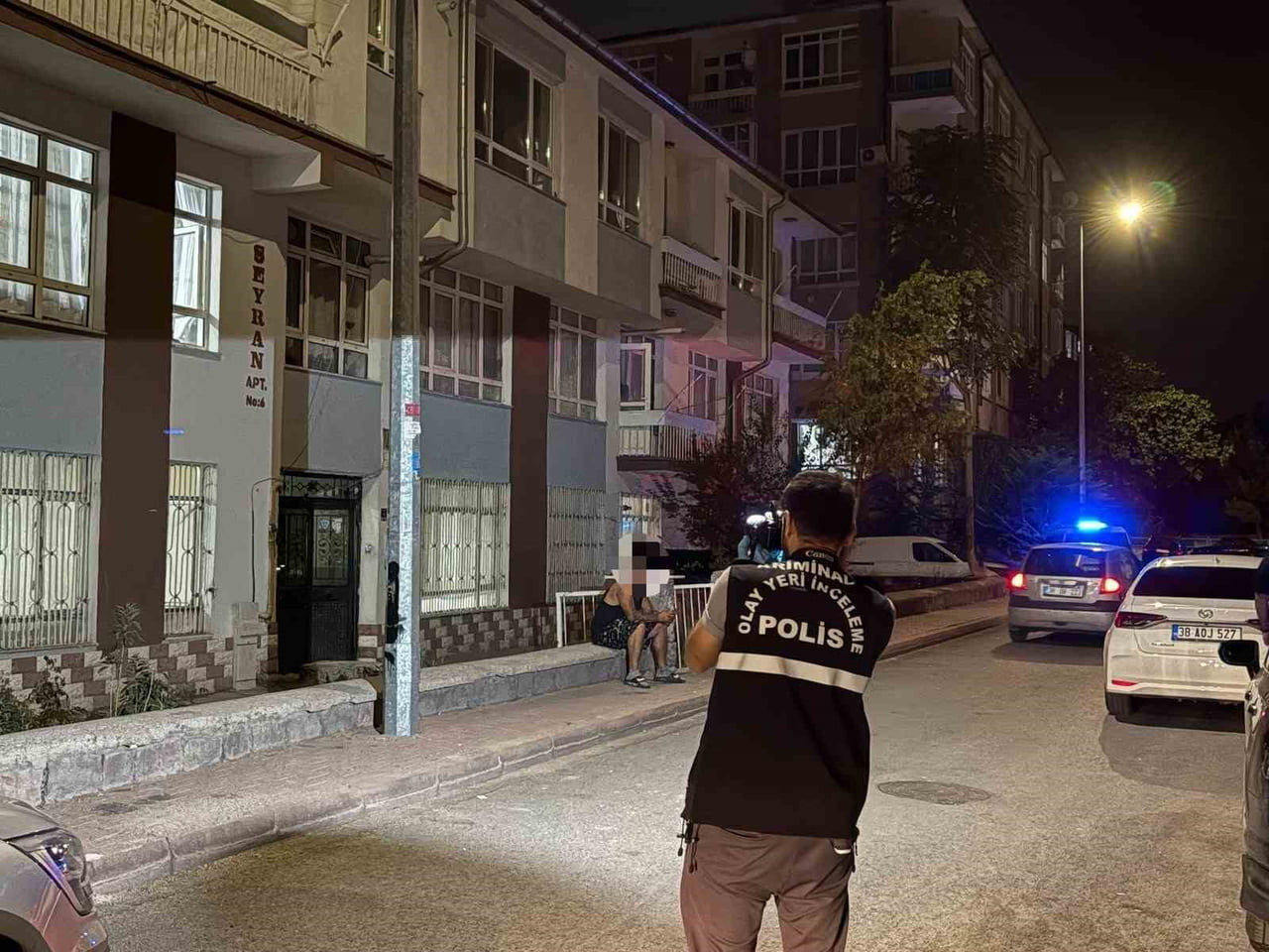 KAYSERİ’NİN KOCASİNAN İLÇESİNDE İKİ ARKADAŞ ARASINDA ÇIKAN KAVGADA BİR KİŞİ BIÇAKLANARAK, AĞIR...