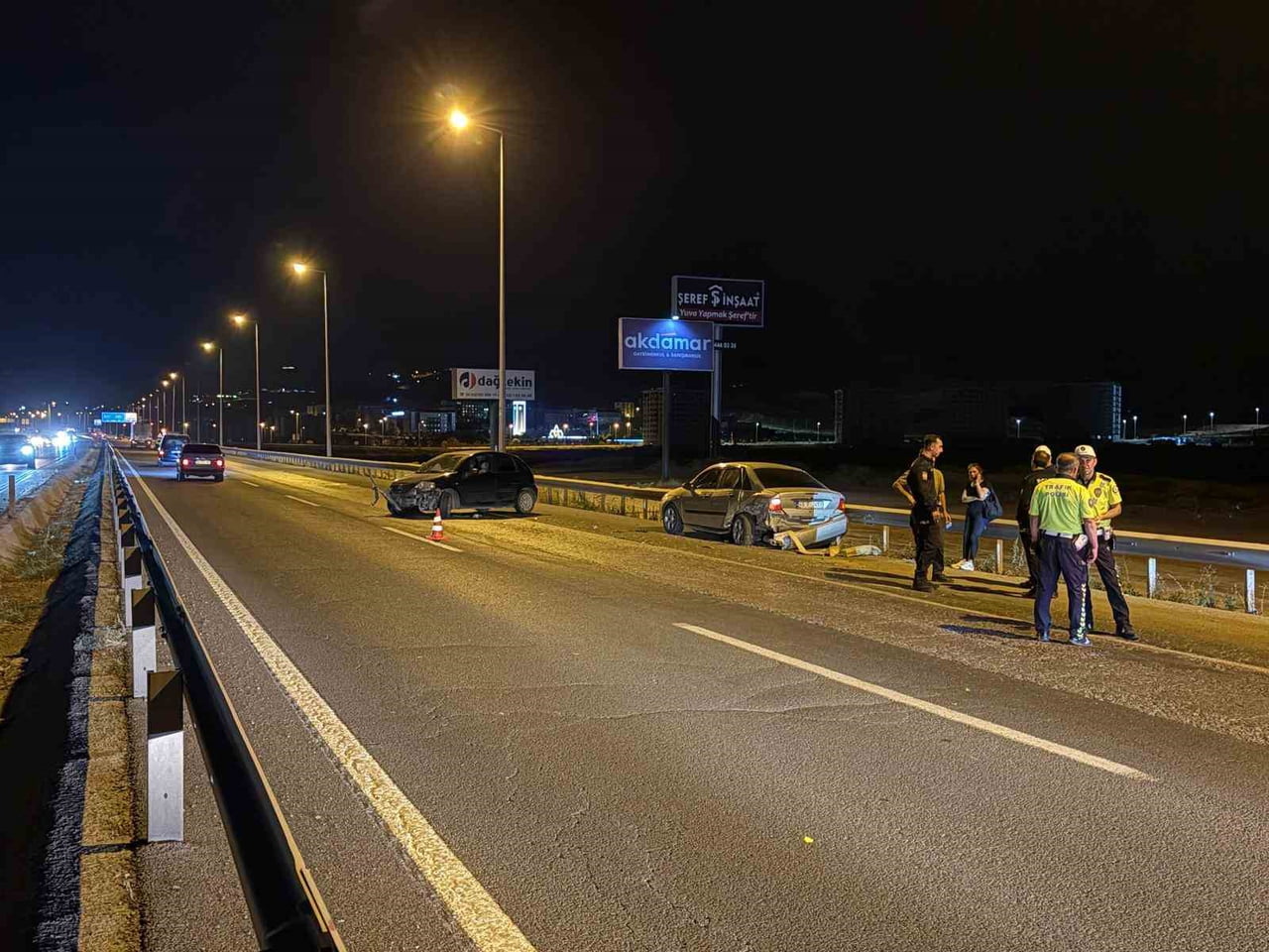 KAYSERİ’NİN KOCASİNAN İLÇESİNDE İKİ OTOMOBİLİN ÇARPIŞTIĞI KAZADA, SÜRÜCÜLERDEN BİRİ...