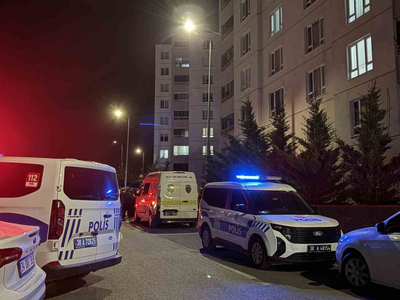 KAYSERİ’NİN MELİKGAZİ İLÇESİNDE TABANCAYLA KAFASINA ATEŞ EDEN ŞAHIS HAYATINI KAYBETTİ.