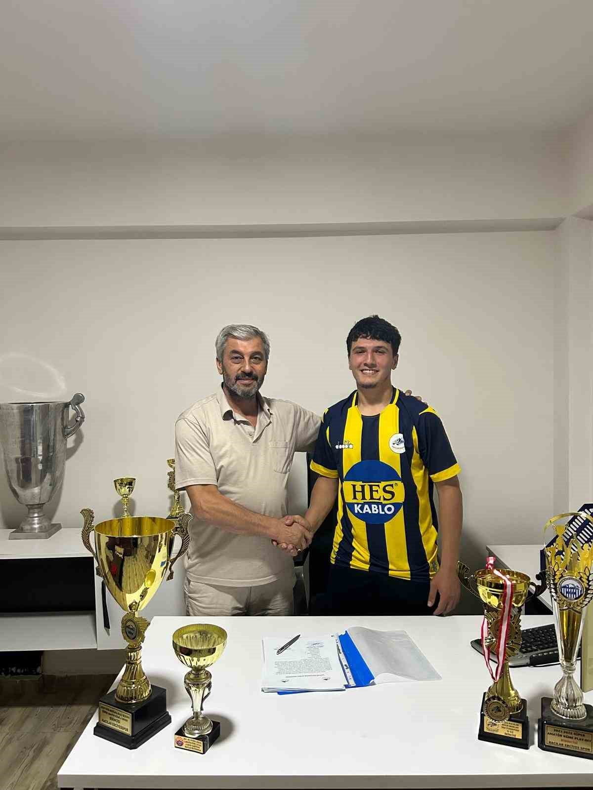 KAYSERİ SÜPER AMATÖR KÜME EKİPLERİNDEN HACILAR ERCİYESSPOR DIŞ TRANSFERDE 3 YENİ İSİM İLE...