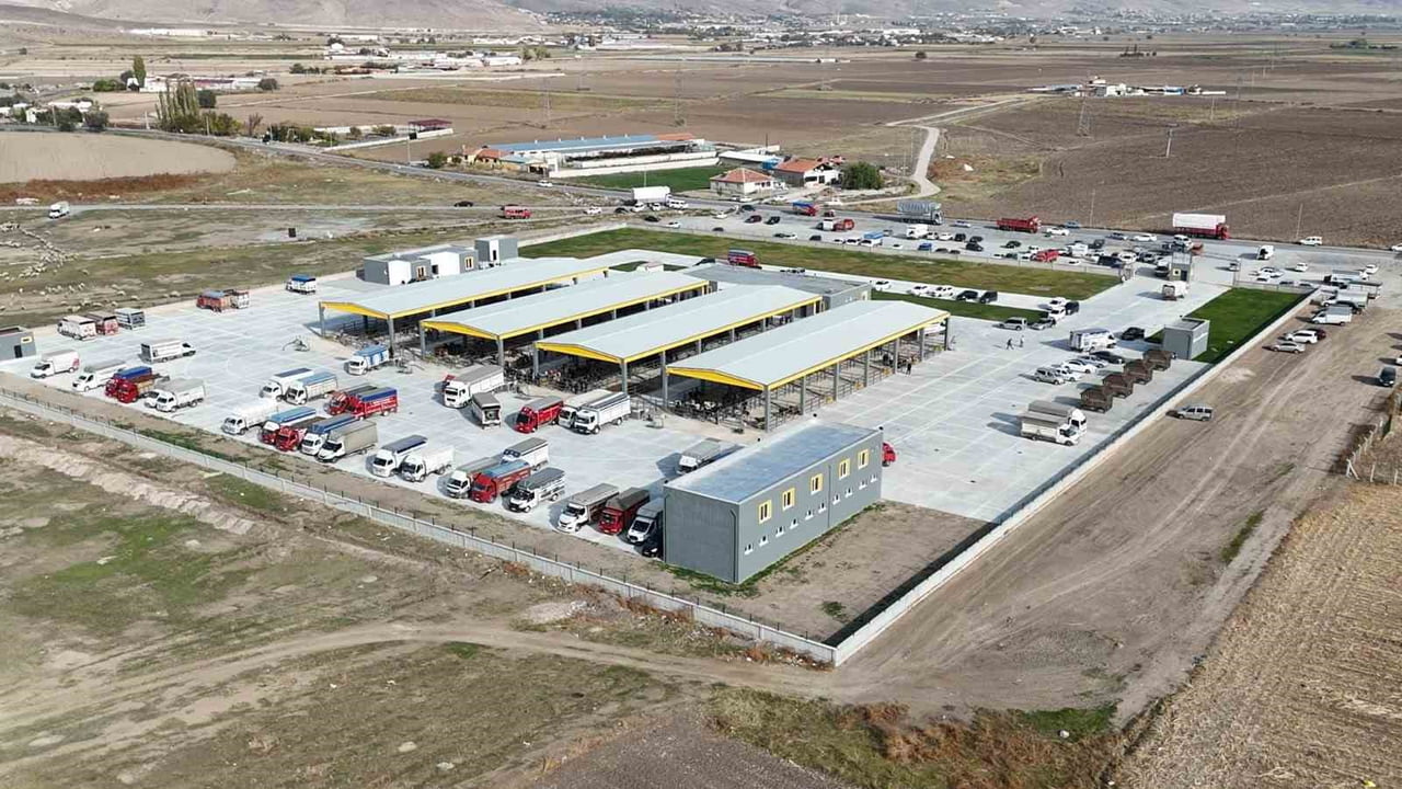 KAYSERİ TİCARET BORSASI (KTB) YÖNETİM KURULU BAŞKANI RECEP BAĞLAMIŞ, ŞAP HASTALIĞI NEDENİYLE...