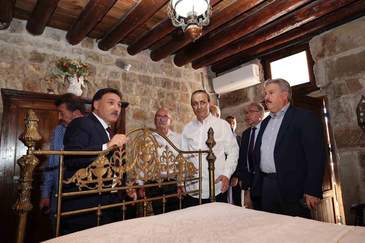 KAYSERİ VALİSİ GÖKMEN ÇİÇEK, MELİKGAZİ BELEDİYE BAŞKANI DOÇ. DR. MUSTAFA PALANCIOĞLU İLE BİRLİKTE...