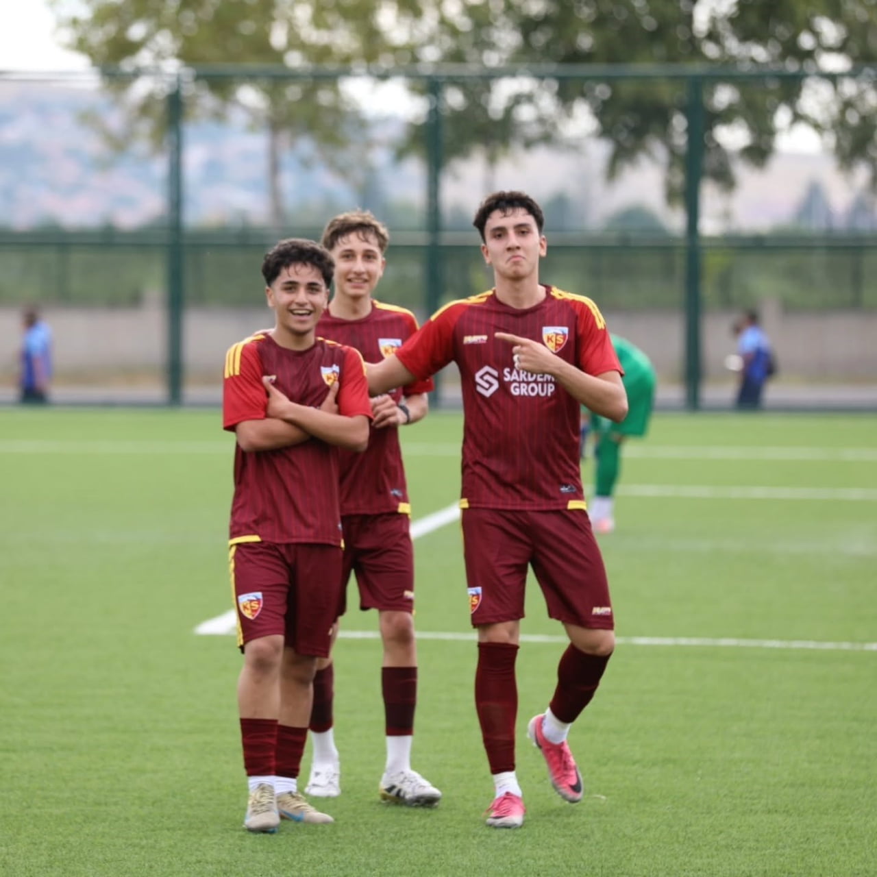 KAYSERİSPOR U17'NİN 2010 DOĞUMLU OYUNCUSU ARDA EFE ÜLGÜR, 2026-2027 SEZONA 2 GOLLE BAŞLADI.