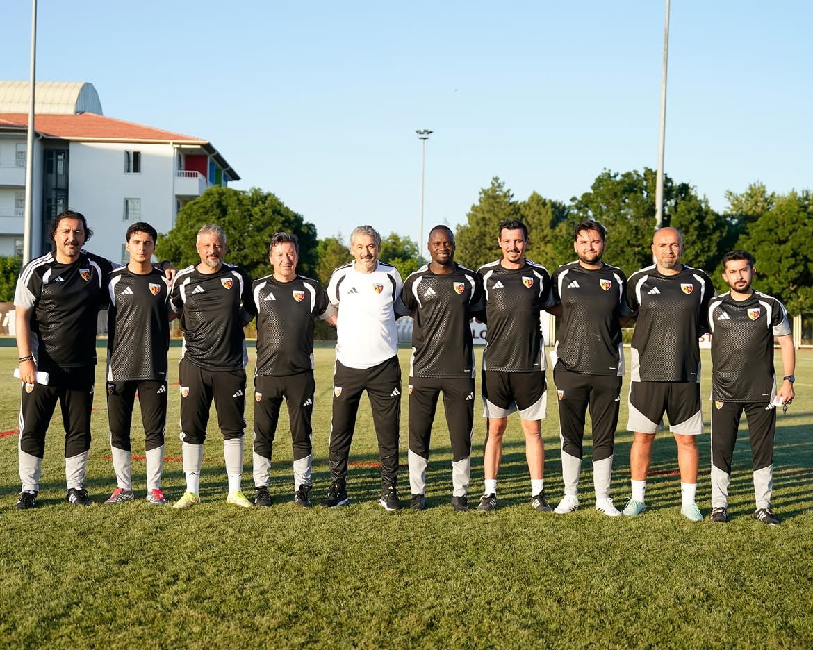 KAYSERİSPOR’UN TEKNİK EKİBİNDE YER ALAN ATLETİK PERFORMANS ANTRENÖRÜ MERT YAĞIZ AYKIN, KADIN A...