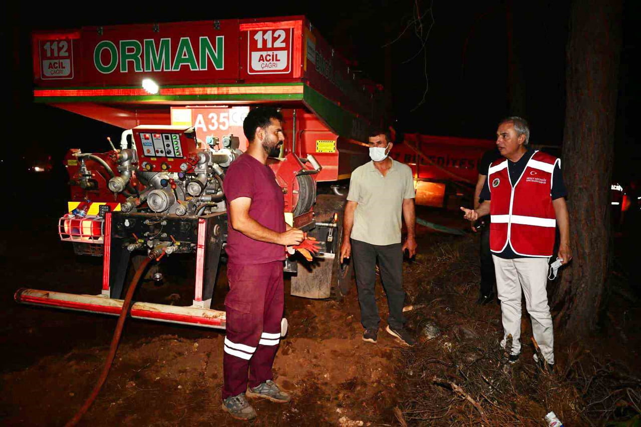 KEPEZ BELEDİYE BAŞKANI MESUT KOCAGÖZ, AKSU’DA BAŞLAYAN VE RÜZGARIN ETKİSİYLE KEPEZ’İN KIZILLI...
