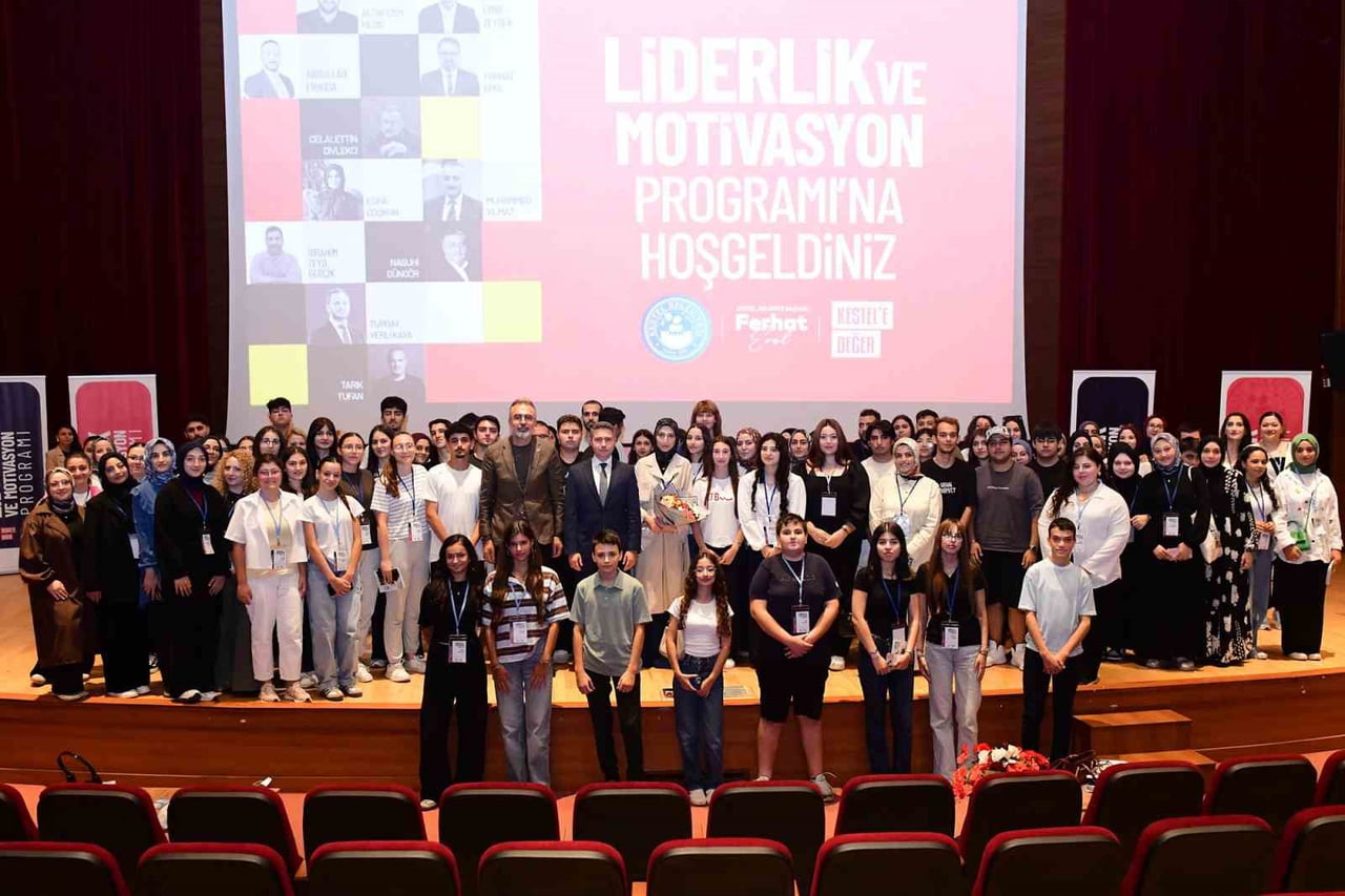 KESTEL BELEDİYESİ’NİN GENÇLERE YÖNELİK HAYATA GEÇİRDİĞİ LİDERLİK VE MOTİVASYON PROGRAMI...