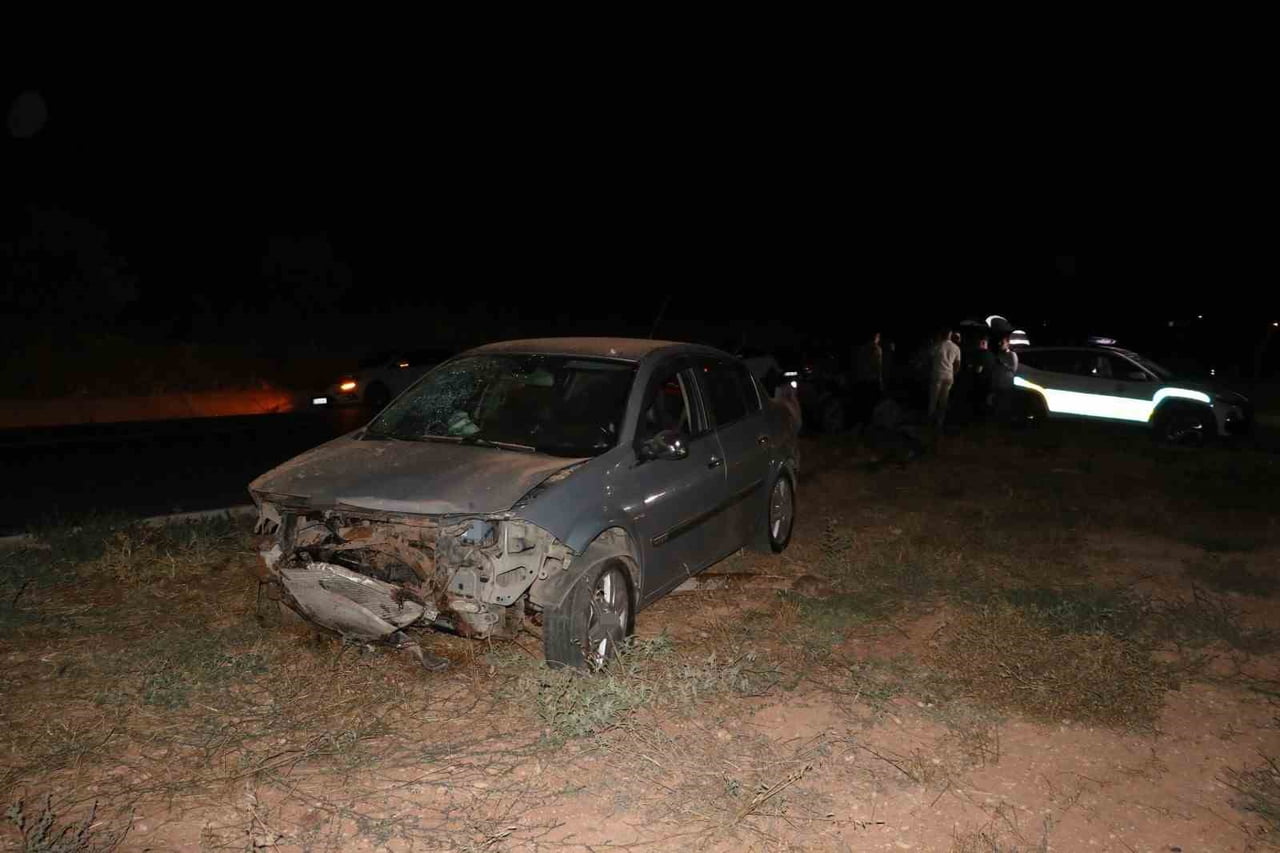 KİLİS-HATAY YOLUNDA MOTOSİKLET İLE OTOMOBİLİN ÇARPIŞTIĞI KAZADA 2 KİŞİ YARALANDI.