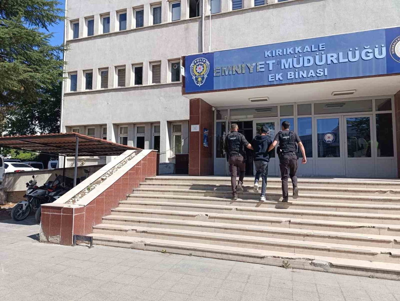 KIRIKKALE'DE HIRSIZLIK SUÇLARINDAN HAKLARINDA KESİNLEŞMİŞ HAPİS CEZASI BULUNAN 2 HÜKÜMLÜ, POLİS...