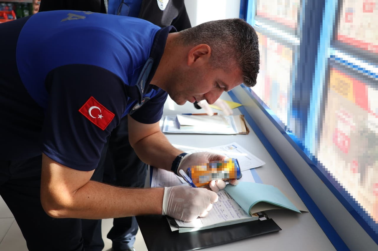 KIRKLARELİ’NİN BABAESKİ İLÇESİNDE ZABITA EKİPLERİNİN MARKETLERE YÖNELİK DENETİMLERİNDE, SON...
