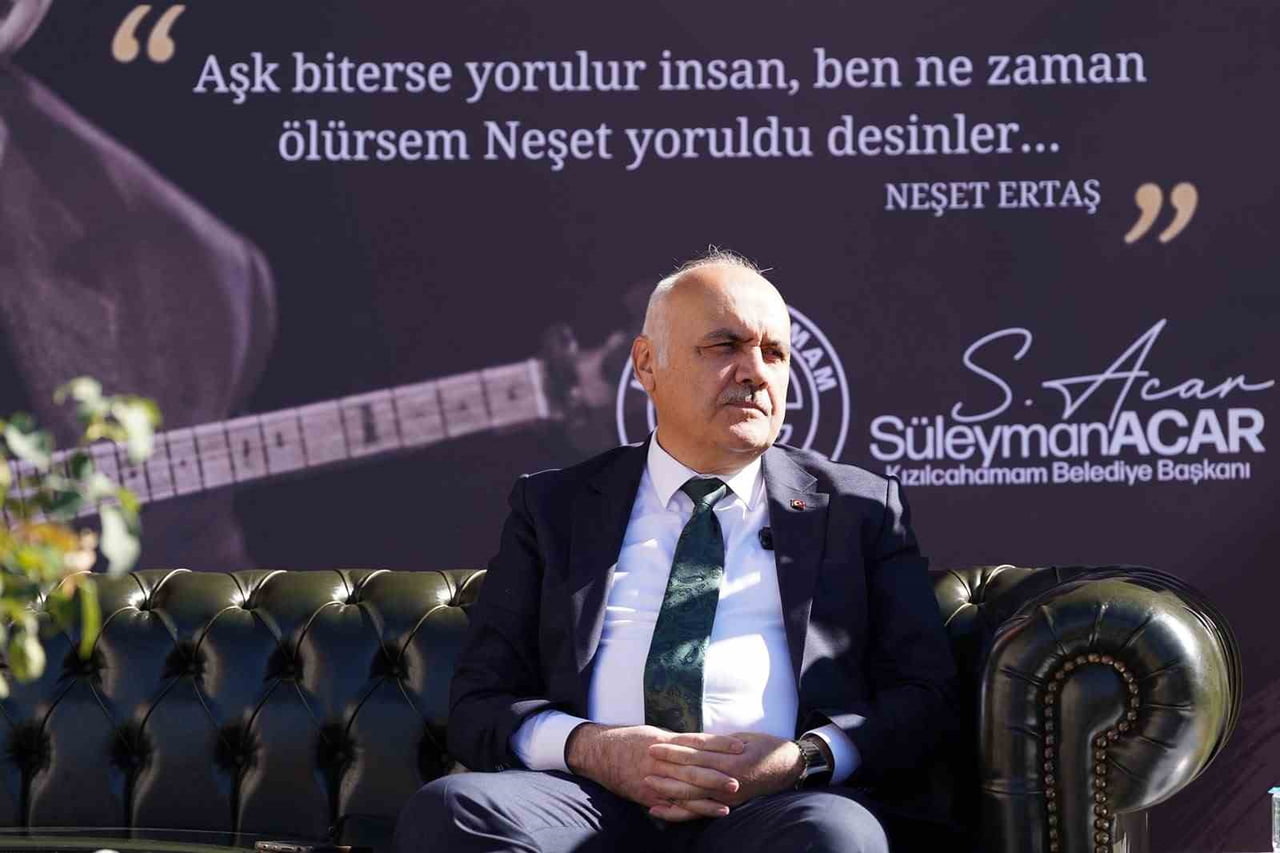 KIZILCAHAMAM BELEDİYESİ, TÜRK HALK MÜZİĞİNİN USTA İSMİ VE 'BOZKIRIN TEZENESİ' OLARAK ANILAN NEŞET...