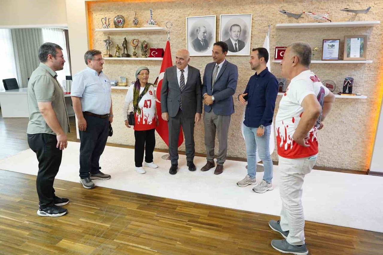 KIZILCAHAMAM HUZUREVİ SAKİNLERİ, BOCCE BÖLGE YARIŞMASI’NDA ELDE ETTİKLERİ BİRİNCİLİKLE İLÇEYE...