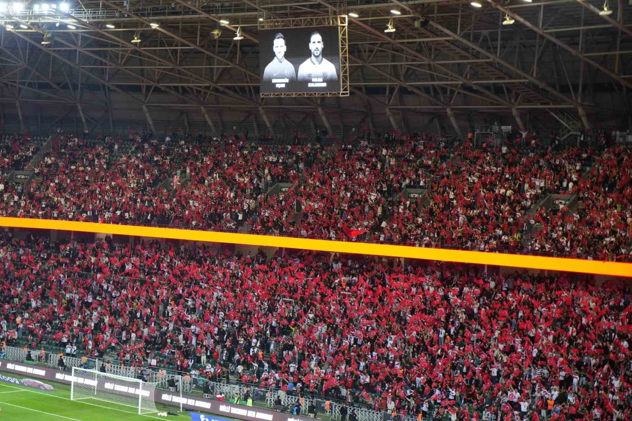 KOCAELİ’DE FRANSA İLE TÜRKİYE A MİLLİ FUTBOL TAKIMLARI ARASINDA OYNANACAK MAÇ ÖNCESİNDE HAYATINI...