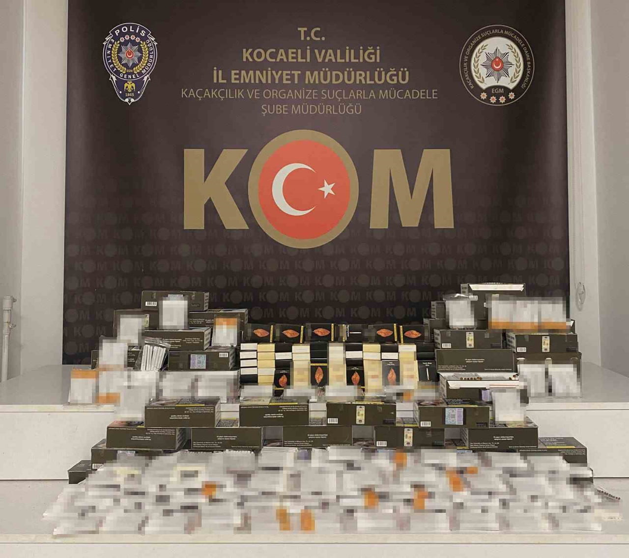 KOCAELİ’NİN İZMİT İLÇESİNDE 2 İŞ YERİNE YAPILAN OPERASYONDA 21 BİN 500 ADET İÇİ TÜTÜN DOLDURULMUŞ...
