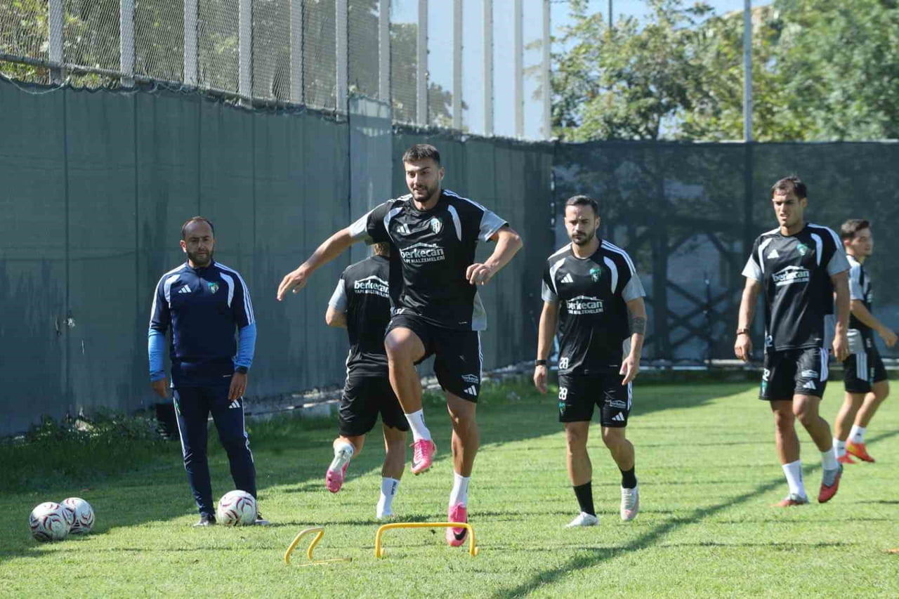 KOCAELİSPOR TRENDYOL SÜPER LİG’DE PAZAR GÜNÜ OYNAYACAĞI SAMSUNSPOR MAÇININ HAZIRLIKLARINI...