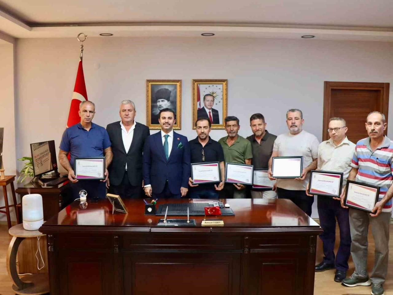 KOÇARLI KAYMAKAMI RAMAZAN TAŞKIN, ESNAF VE SANATKALAR ODASI BAŞKANI HÜSEYİN YAMAN, YILIN AHİSİ...