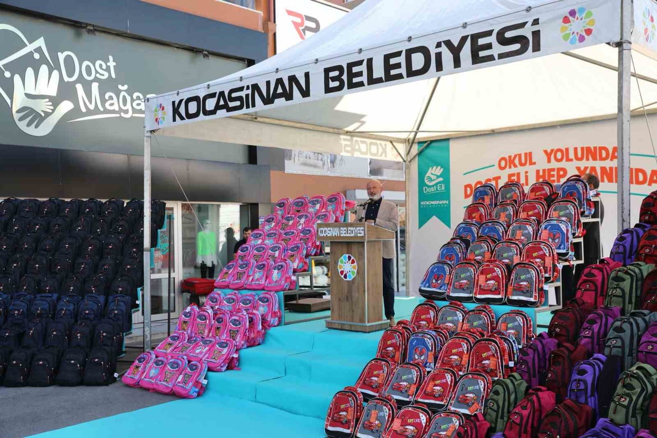 KOCASİNAN BELEDİYE BAŞKANI AHMET ÇOLAKBAYRAKDAR, DOST ELİ PROJESİ KAPSAMINDA VATANDAŞLARA...