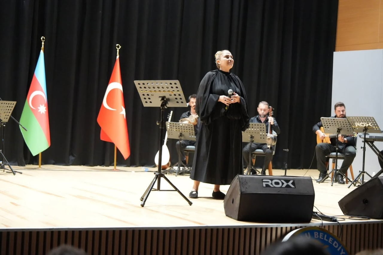 KONUŞMALARIN ARDINDAN DÜZENLENEN KONSERDE AZERBAYCAN VE TÜRK MÜZİĞİNDEN SEÇKİN ESERLER...