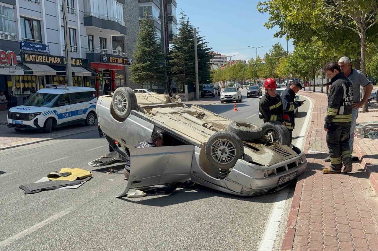 KONYA'DA AĞUSTOS AYINDA POLİS BÖLGESİNDE 2 BİN 90 TRAFİK KAZASI MEYDANA GELDİ. KAZALARDA 6 KİŞİ...