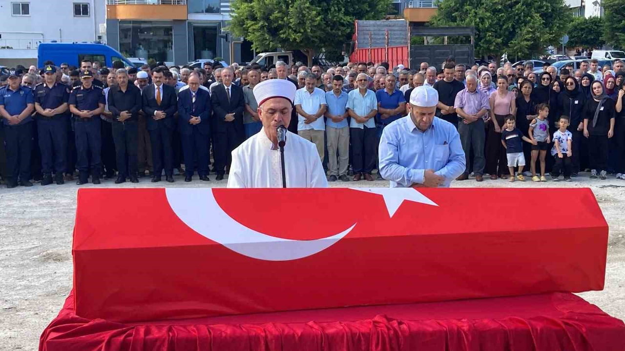 KONYA'DA GÖREV ESNASINDA GEÇİRDİĞİ RAHATSIZLIK SONUCU KALDIRILDIĞI HASTANEDE HASTALIĞA YENİK DÜŞEN...