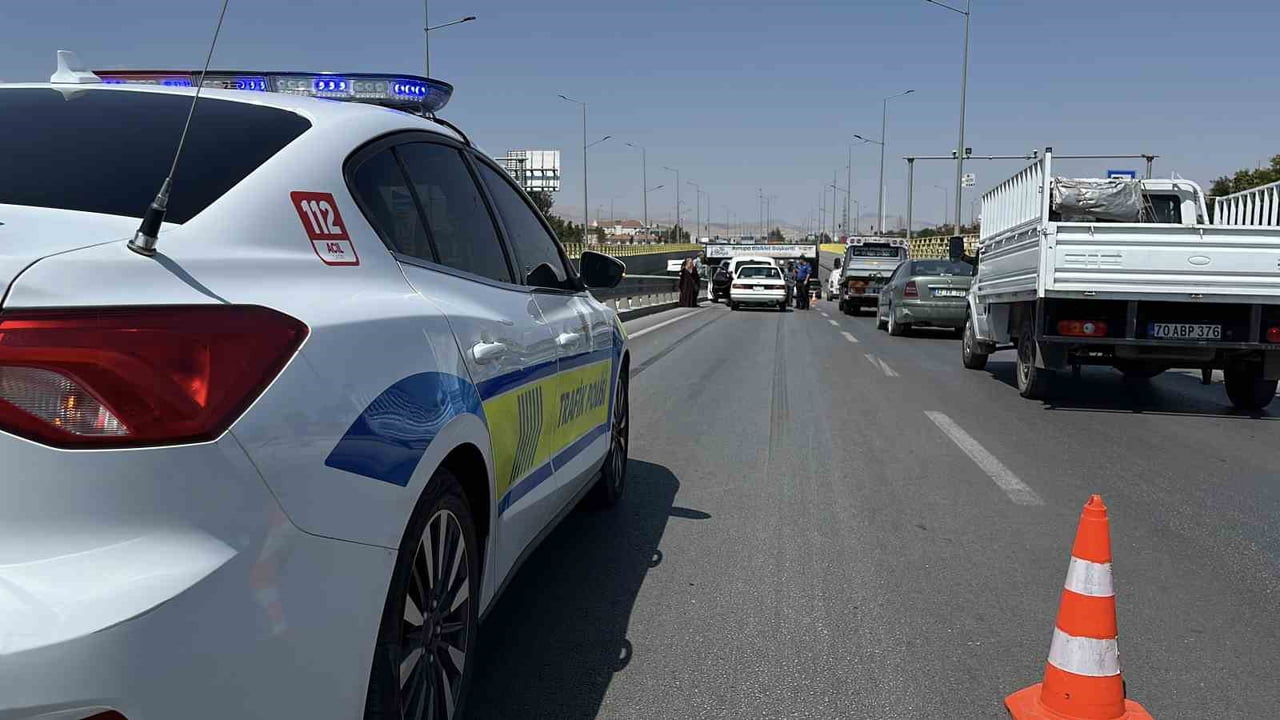 KONYA’DA 6 ARACIN ÇARPIŞMASI SONUCU MEYDANA GELEN ZİNCİRLEME TRAFİK KAZASINDA 1 KİŞİ...