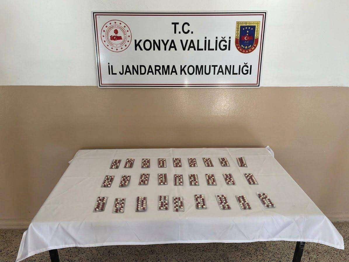 KONYA’DA JANDARMA EKİPLERİ TARAFINDAN YAPILAN OPERASYONDA ÇOK SAYIDA UYUŞTURUCU MADDE ELE...