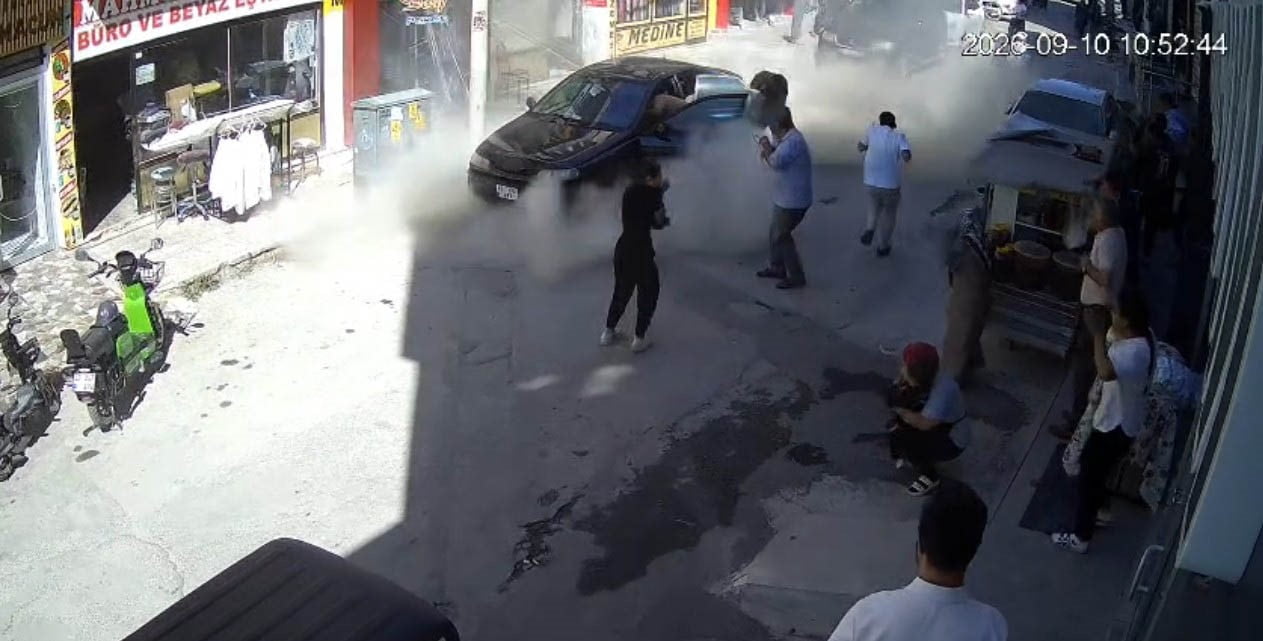KONYA’NIN EREĞLİ İLÇESİNDE BİR İŞ YERİNDE TÜP PATLAMASI MEYDANA GELDİ. PATLAMA SIRASINDA SOKAKTA...