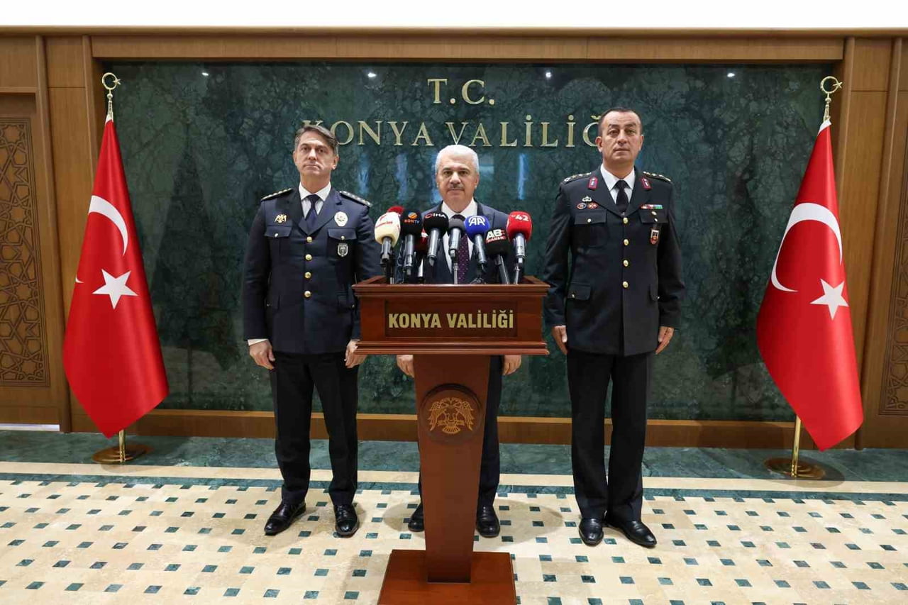 KONYA VALİLİĞİNDE ASAYİŞ VE GÜVENLİK DEĞERLENDİRME BASIN TOPLANTISI DÜZENLENDİ.