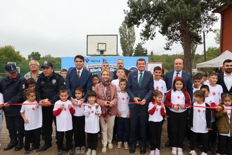 KÖY OKULUNDA BİLİM ŞENLİĞİ: 9 FARKLI ATÖLYE DÜZENLENDİ