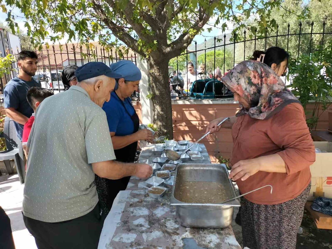 KÖYCEĞİZ TOPARLAR MAHALLESİ’NDE 26. AŞURE ETKİNLİĞİ GERÇEKLEŞTİRİLDİ