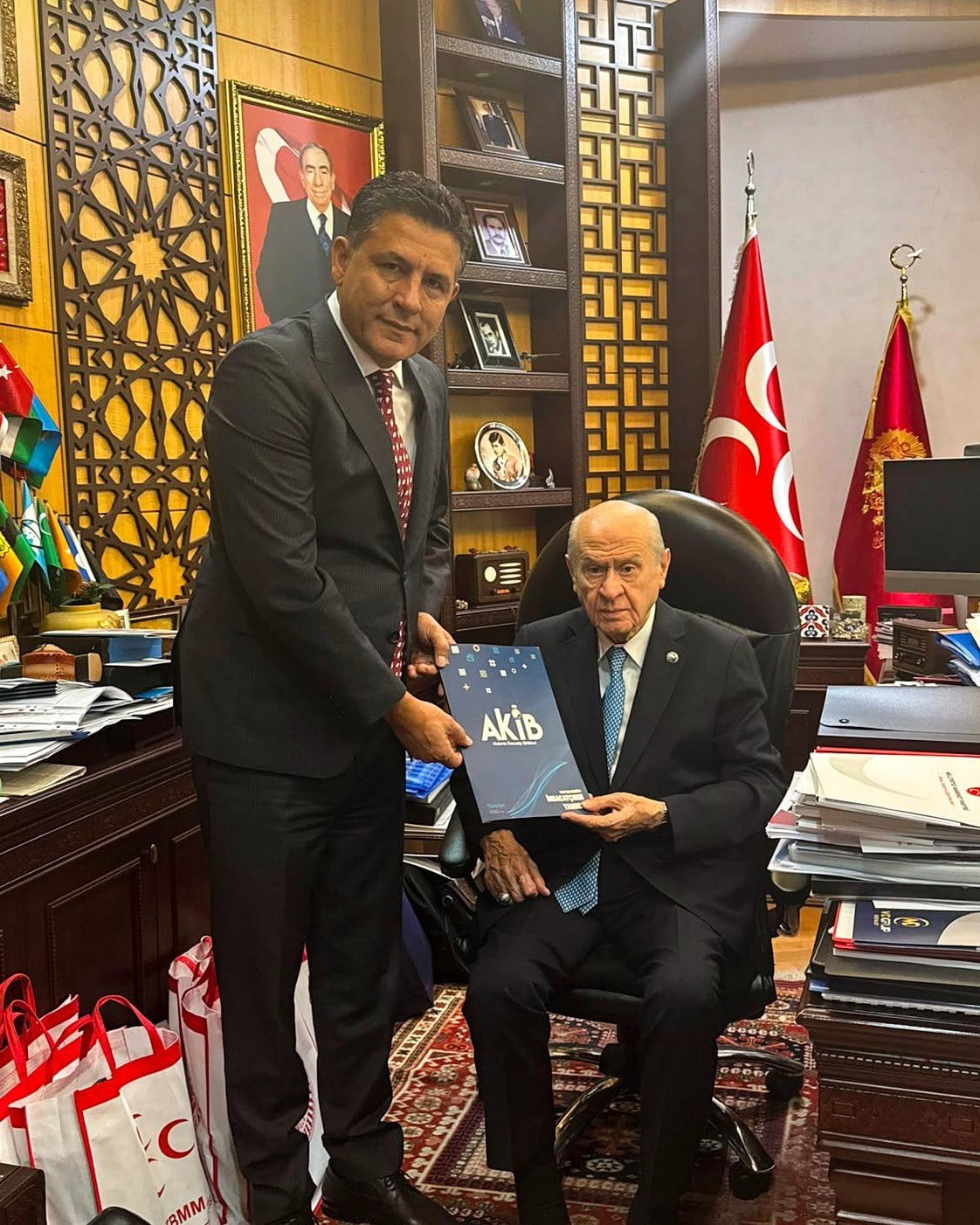 KOZAN’DA SEKTÖR TEMSİLCİLERİYLE YAPILAN GÖRÜŞMENİN ARDINDAN MHP GENEL BAŞKANI DEVLET BAHÇELİ’Yİ...