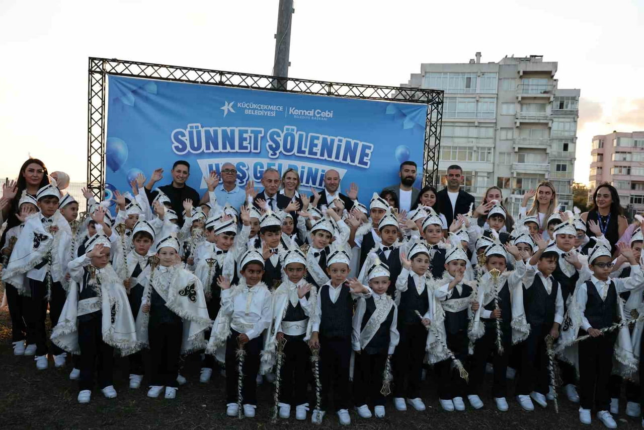 KÜÇÜKÇEKMECE BELEDİYESİ'NCE YAŞAR KEMAL SANATEVİ BAHÇESİNDE GERÇEKLEŞTİRİLEN TOPLU SÜNNET ŞÖLENİ...