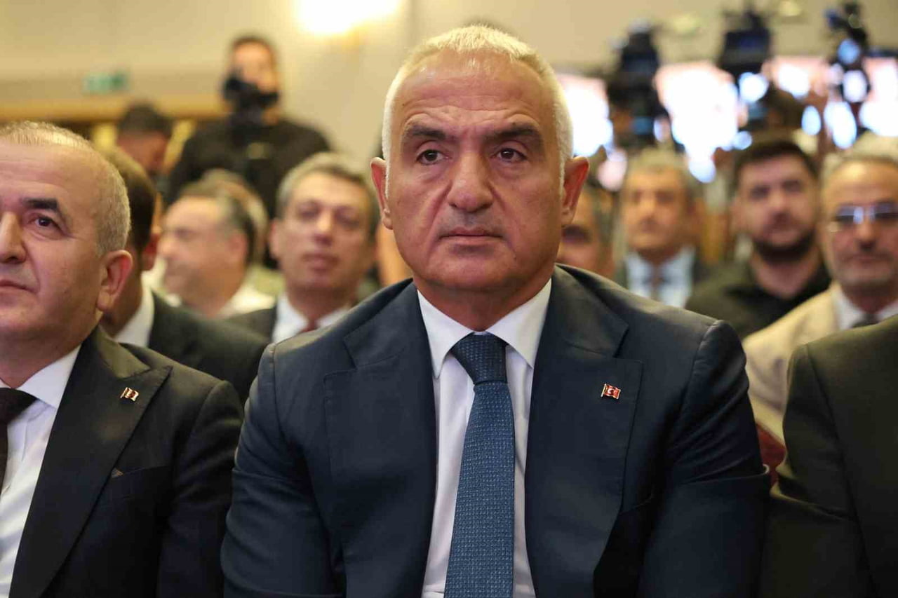 KÜLTÜR VE TURİZM BAKANI MEHMET NURİ ERSOY