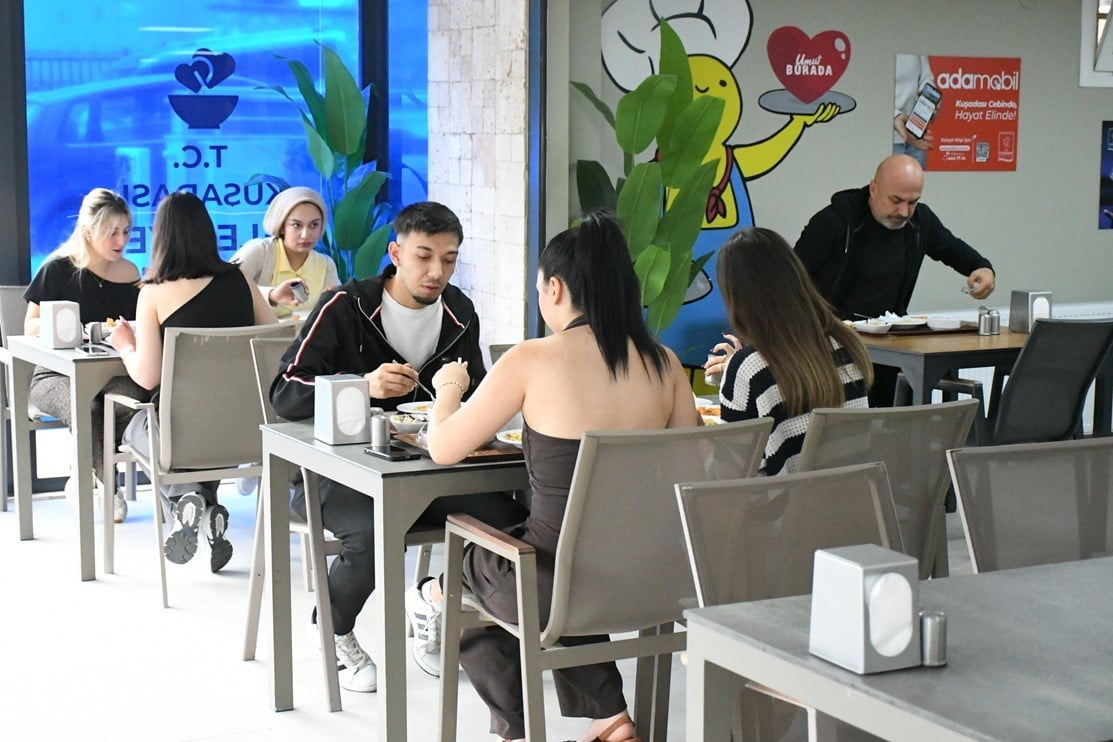 KUŞADASI KENT LOKANTASI, GÜNLÜK 500 KİŞİLİK YEMEK KAPASİTESİYLE KENT SAKİNLERİNE EKONOMİK...