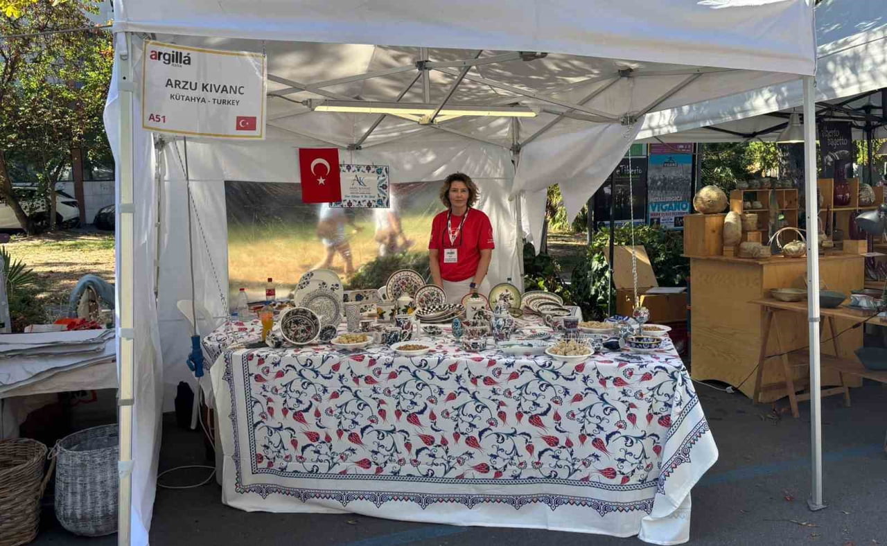 KÜTAHYA'NIN SERAMİK SANATI İTALYA'DA ULUSLARARASI FESTİVALDE TANITILDI