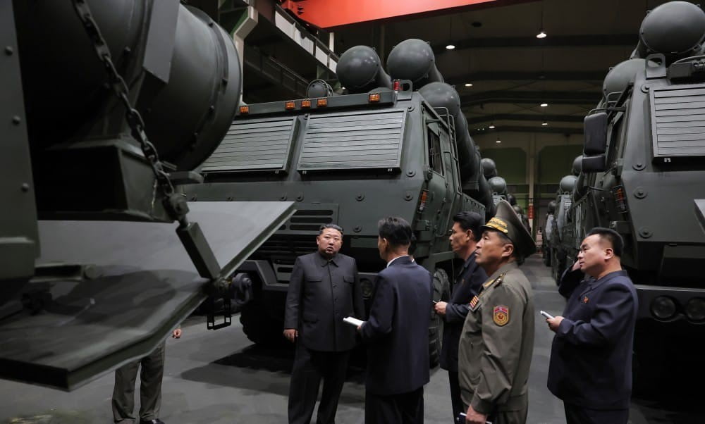 KUZEY KORE LİDERİ KİM JONG-UN TEK YÖNLÜ SALDIRI İHA’LARI, İNSANSIZ KEŞİF UÇAKLARI VE ÇOKLU...
