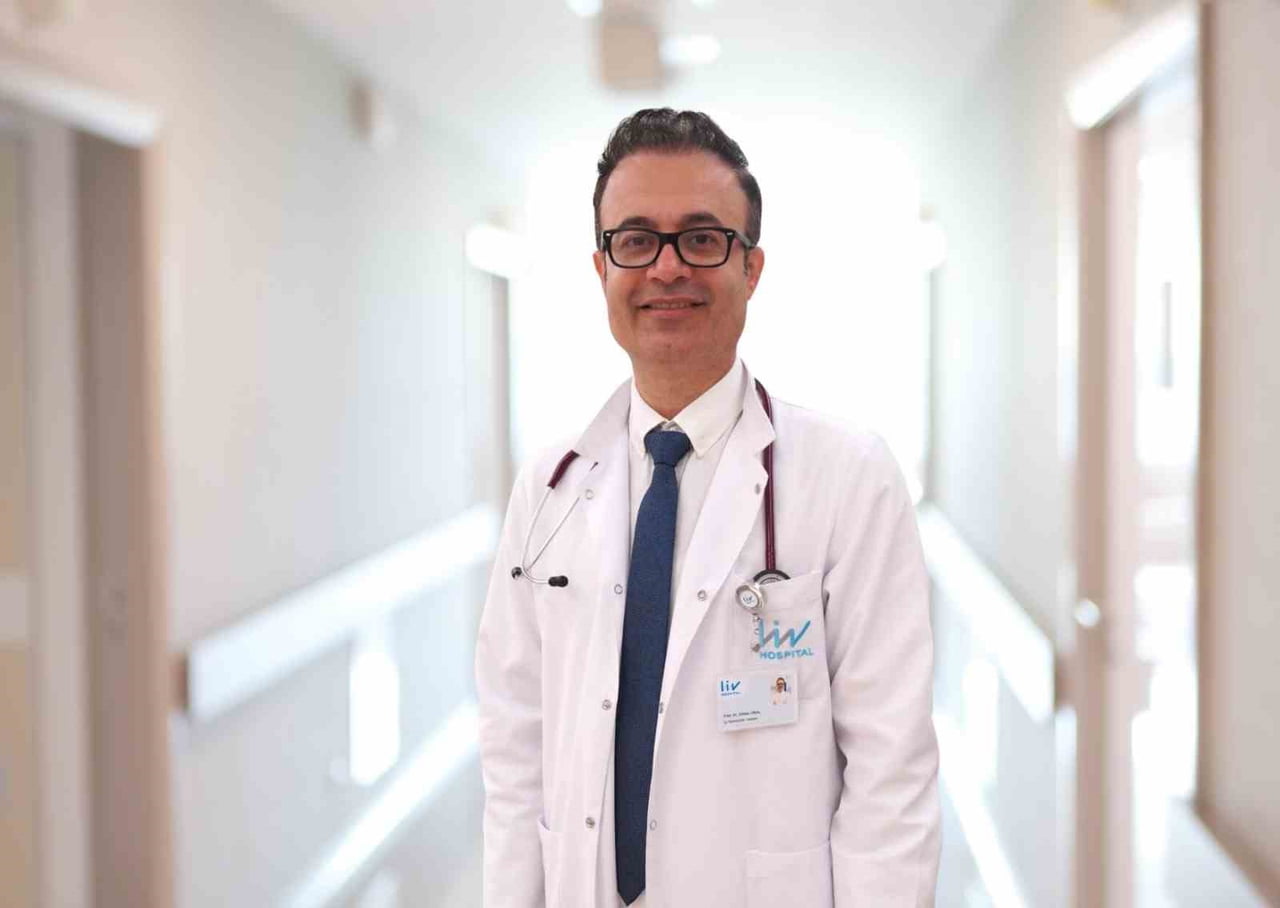 LİV HOSPİTAL ULUS İÇ HASTALIKLARI UZMANI PROF. DR. ALİHAN ORAL
