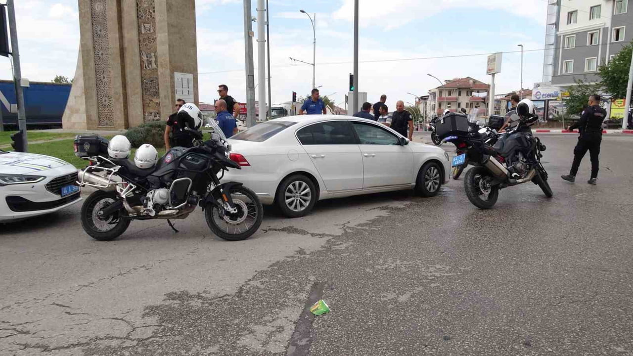 MALATYA'DA BİR ÖĞRETMENE YÖNELİK ÖLÜM TEHDİDİ İDDİASI ÜZERİNE POLİS EKİPLERİ ALARMA...