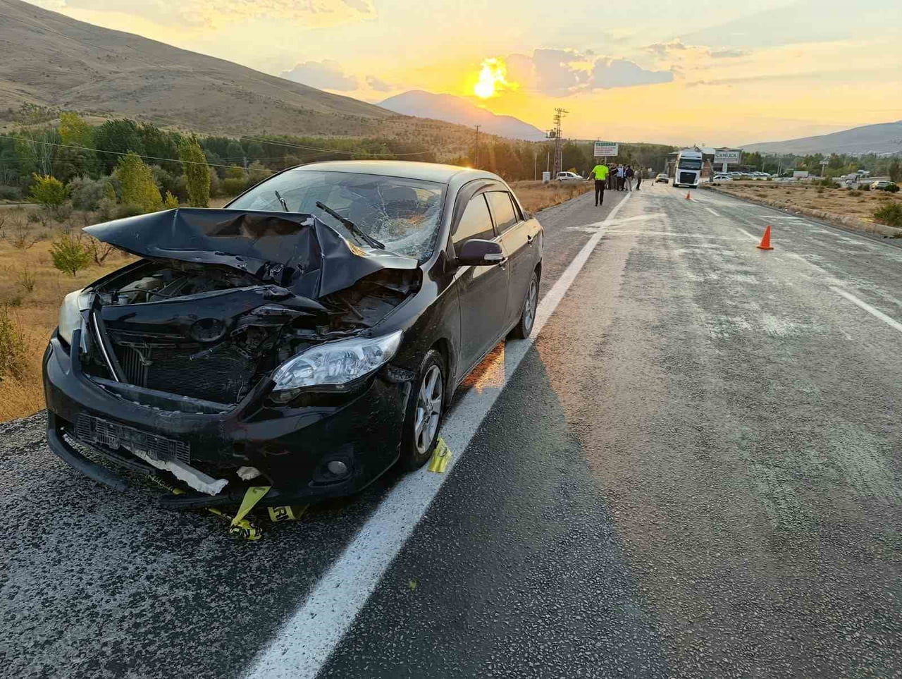 MALATYA'DA OTOMOBİLLE ÇARPIŞAN MOTOSİKLET SÜRÜCÜSÜ HAYATINI KAYBETTİ