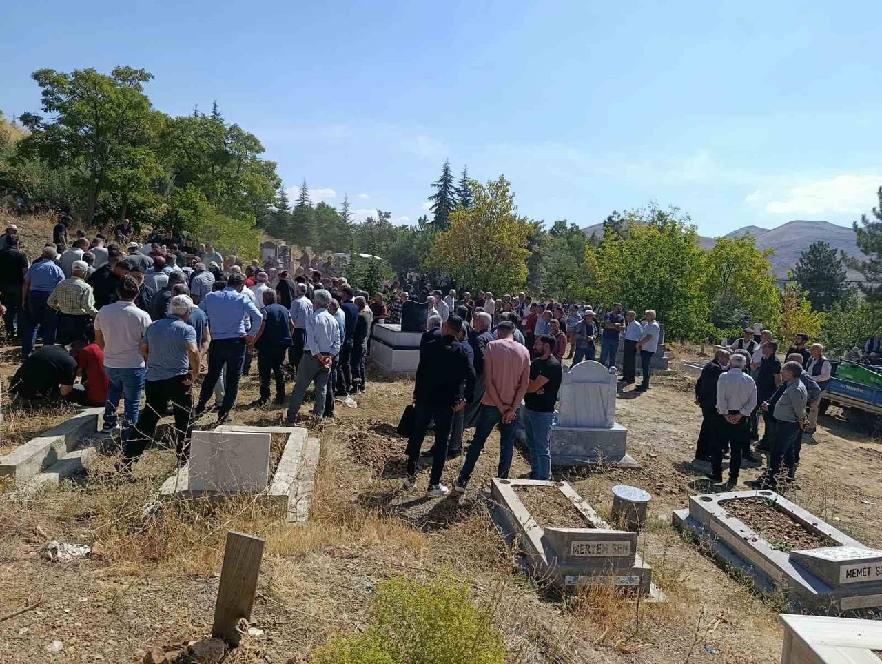 MALATYA’DA KAZADA HAYATINI KAYBEDEN SAĞLIK ÇALIŞANI SON YOLCULUĞUNA UĞURLANDI