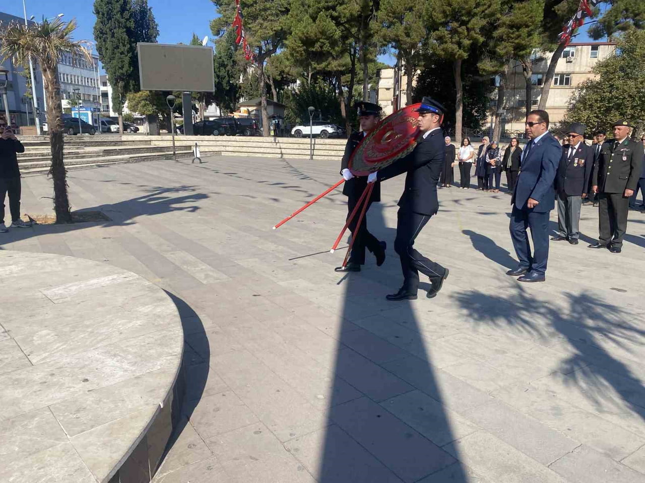 MANİSA'NIN ALAŞEHİR İLÇESİNDE 19 EYLÜL GAZİLER GÜNÜ DÜZENLENEN TÖRENLE KUTLANDI.